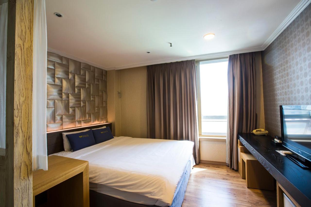 Central Hotel Changwon Buitenkant foto