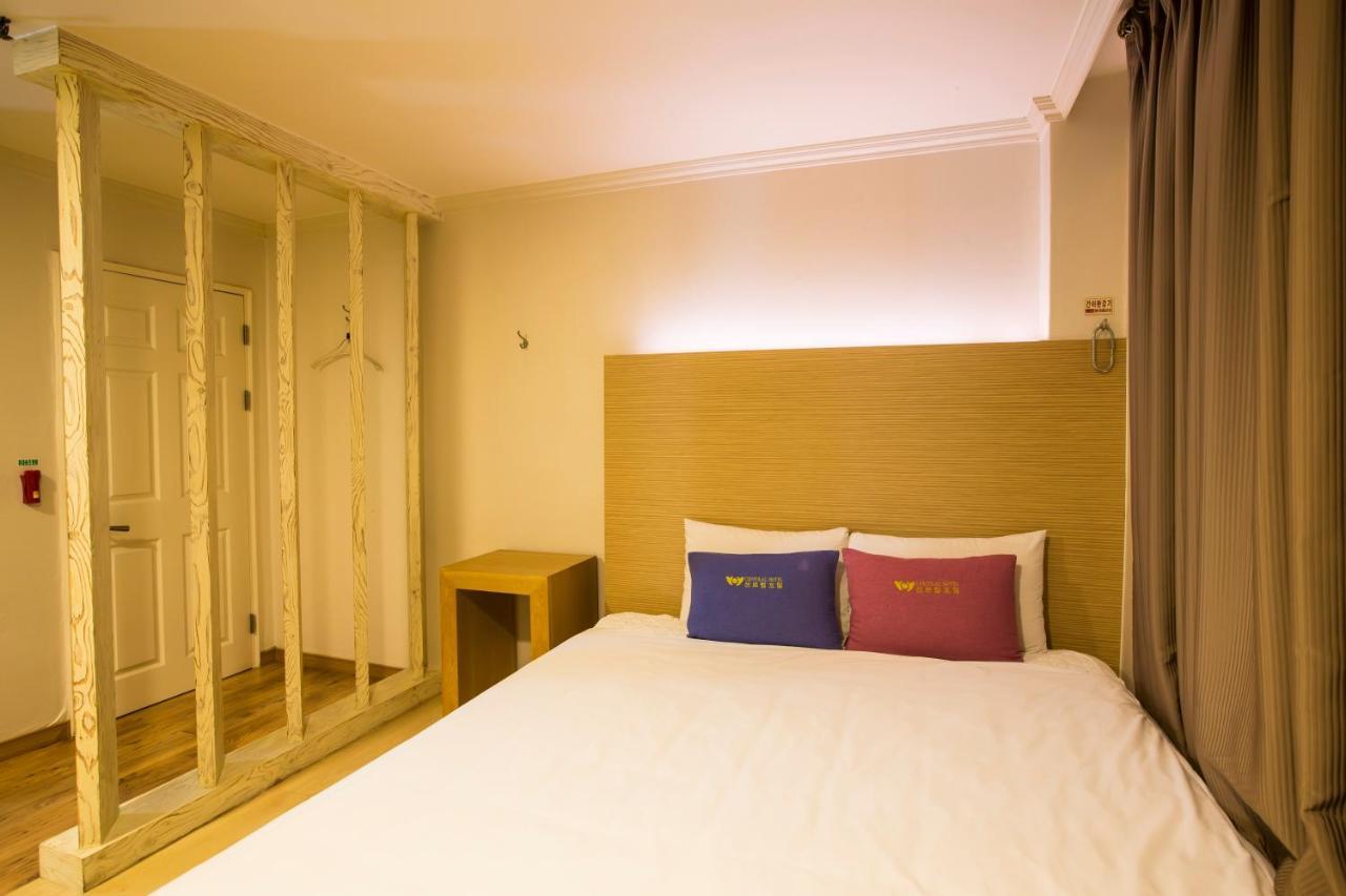 Central Hotel Changwon Buitenkant foto
