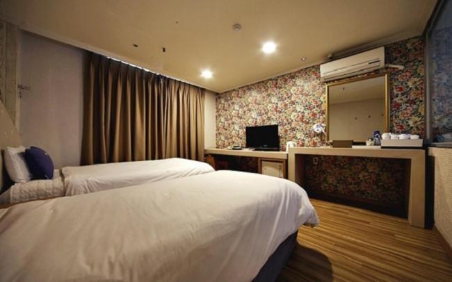 Central Hotel Changwon Buitenkant foto