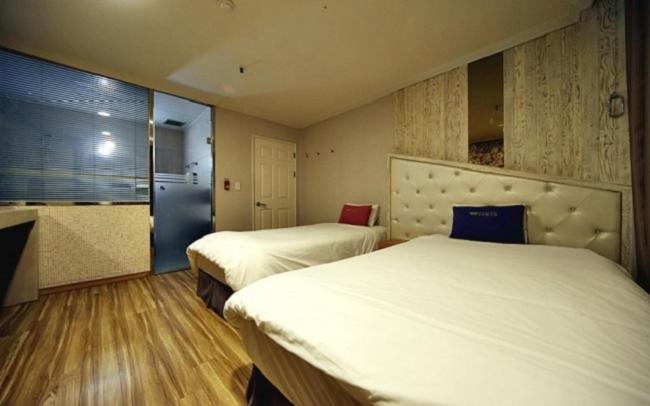 Central Hotel Changwon Buitenkant foto