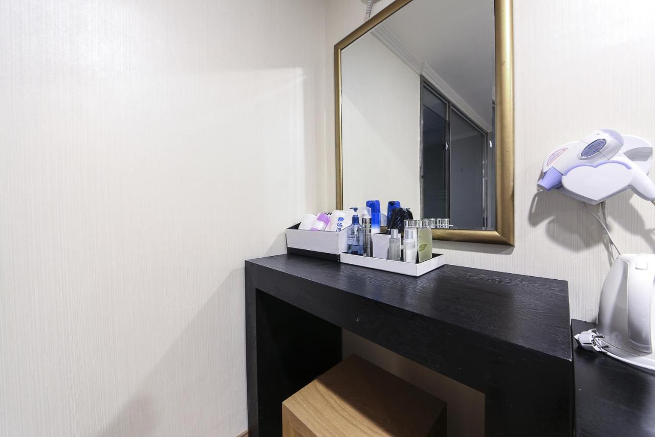 Central Hotel Changwon Buitenkant foto