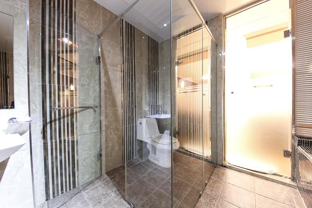 Central Hotel Changwon Buitenkant foto