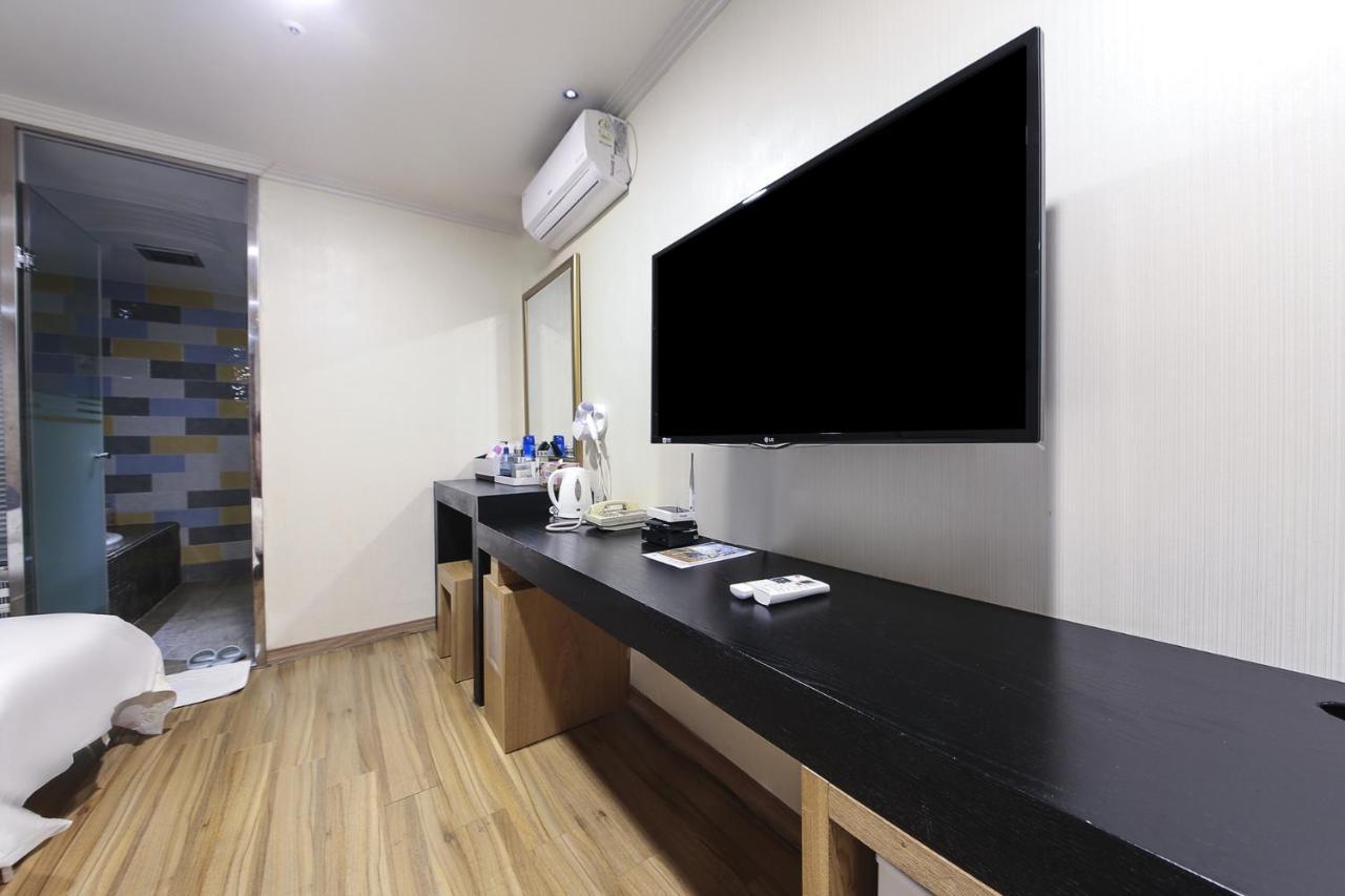 Central Hotel Changwon Buitenkant foto