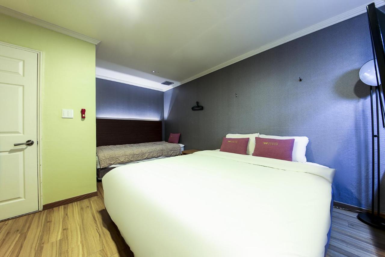 Central Hotel Changwon Buitenkant foto