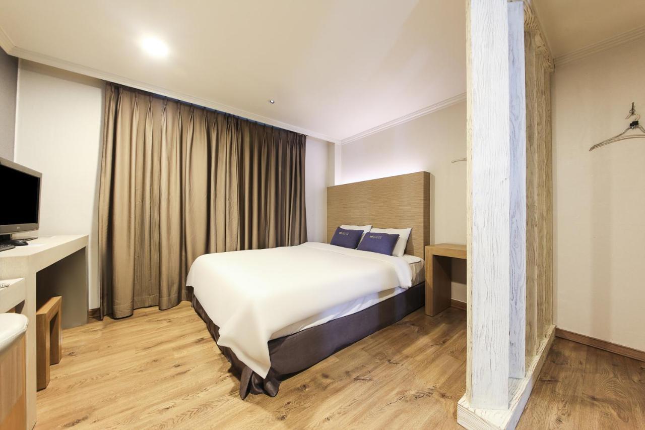 Central Hotel Changwon Buitenkant foto