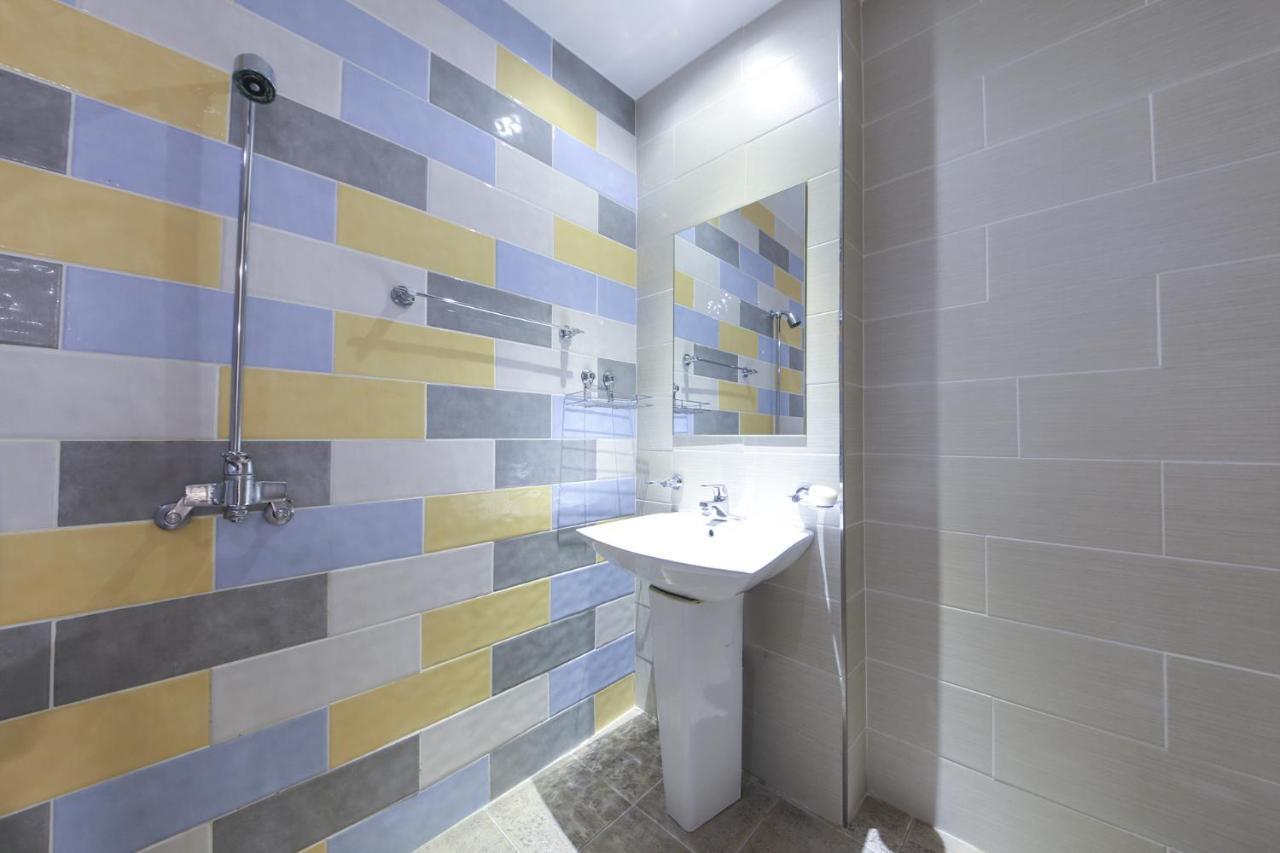 Central Hotel Changwon Buitenkant foto