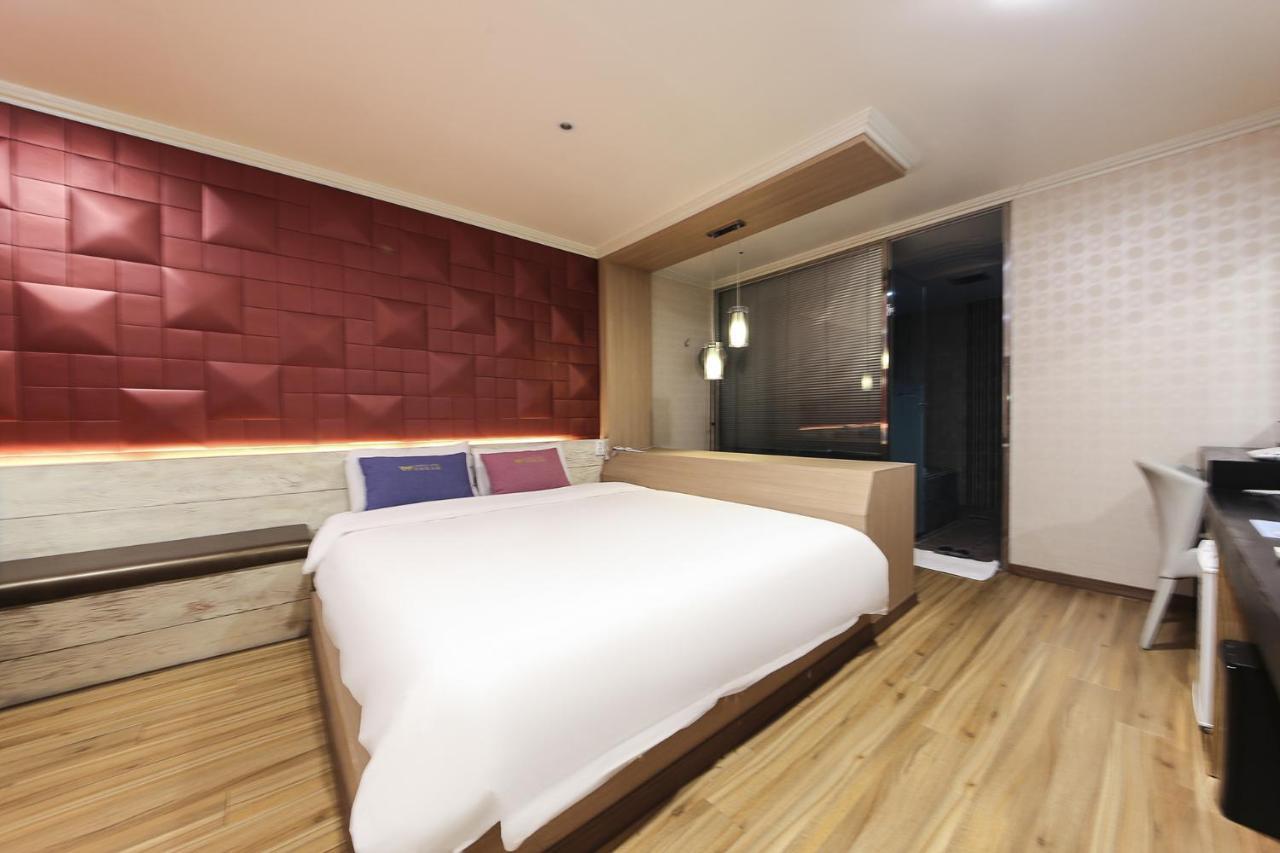 Central Hotel Changwon Buitenkant foto