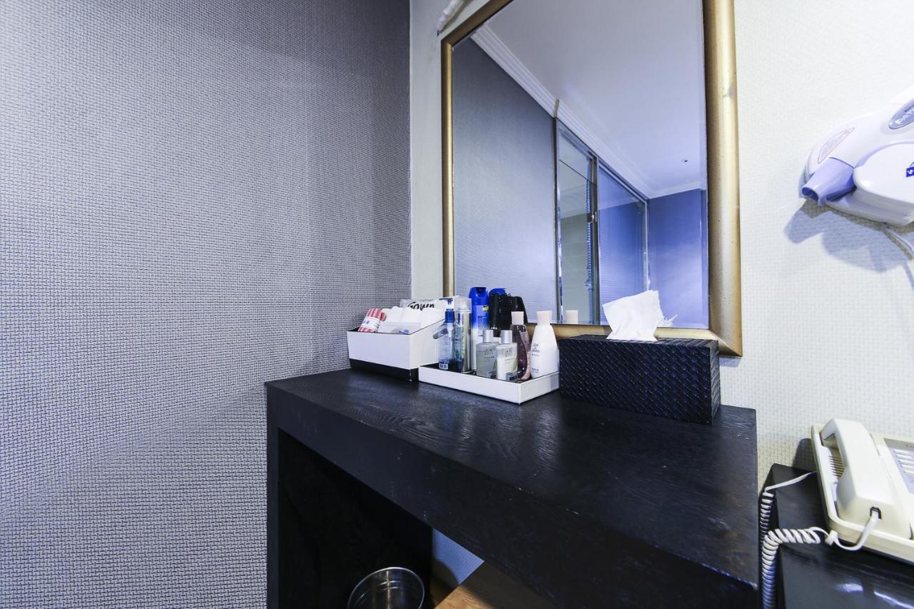 Central Hotel Changwon Buitenkant foto