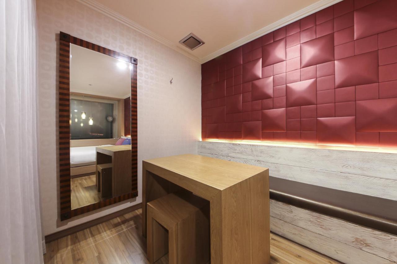 Central Hotel Changwon Buitenkant foto