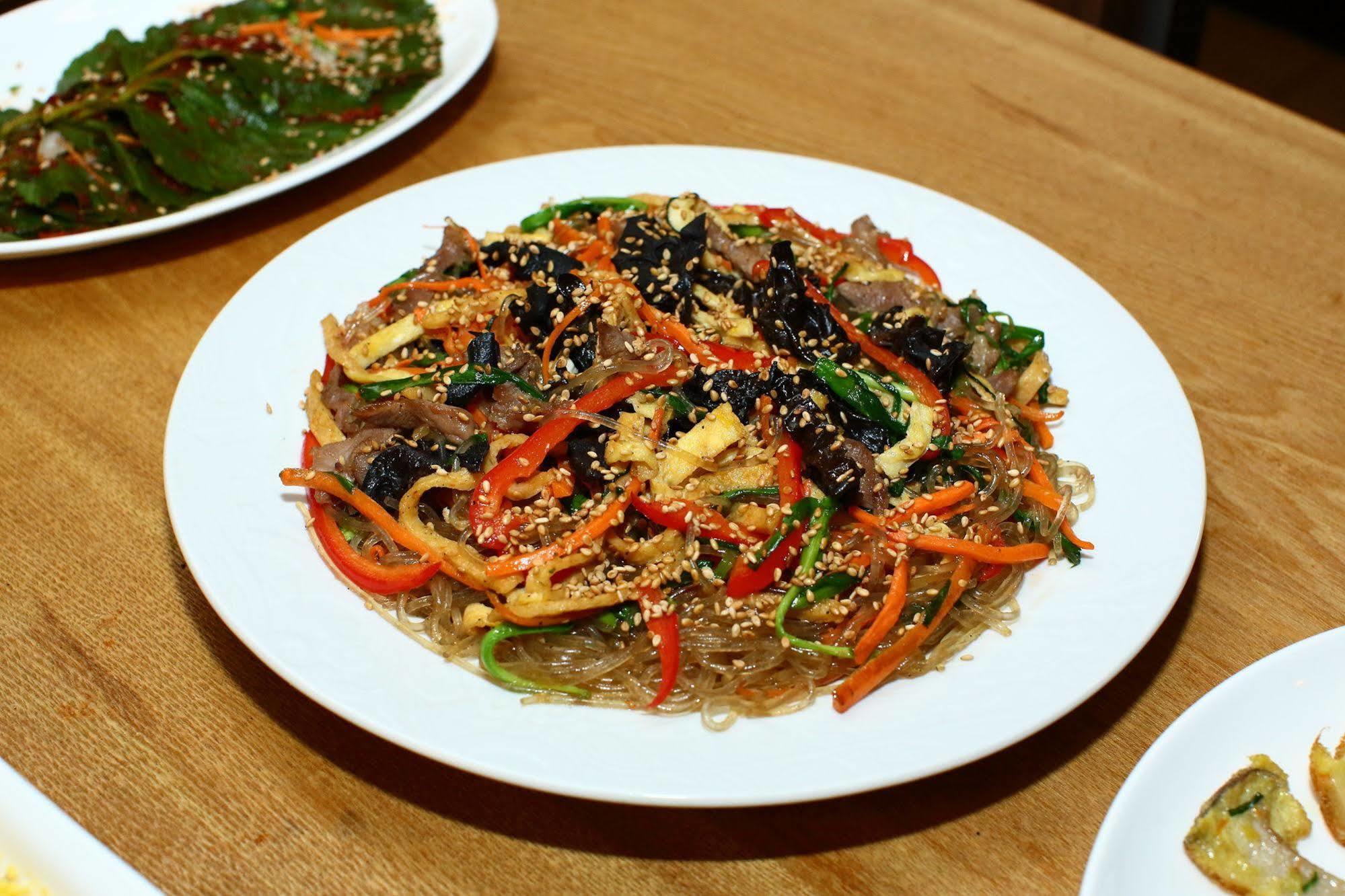Central Hotel Changwon Buitenkant foto