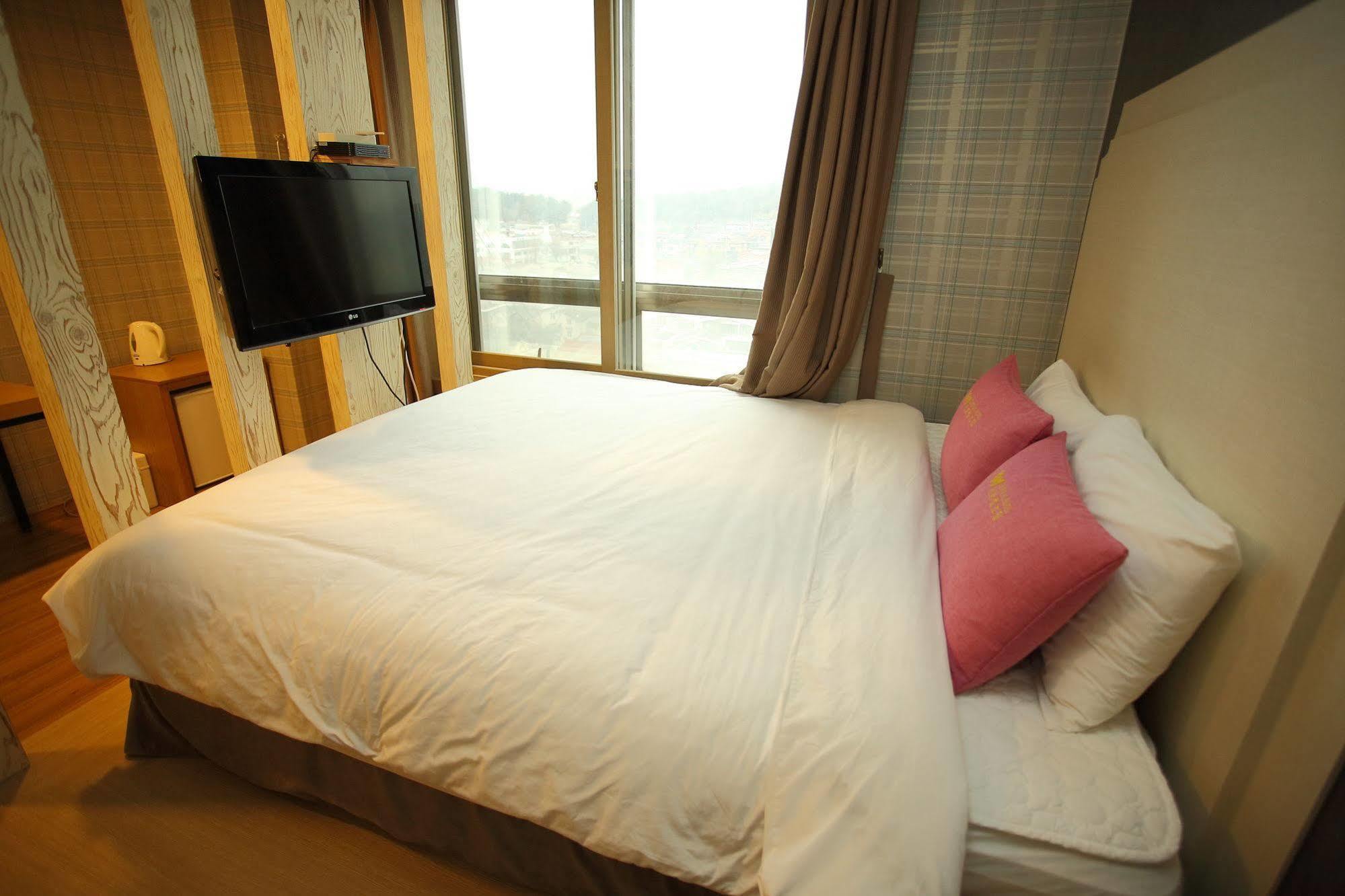 Central Hotel Changwon Buitenkant foto